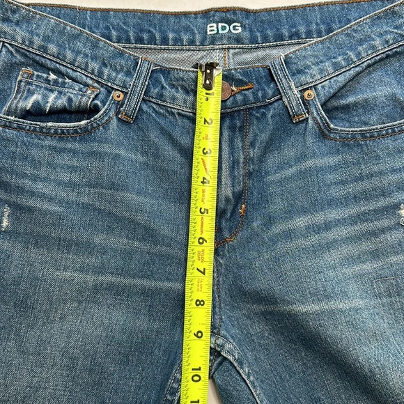 BDG Slim Fit Boyfriend Distressed Denim Women’s Jeans Size 26 - Picture 12 of 12
